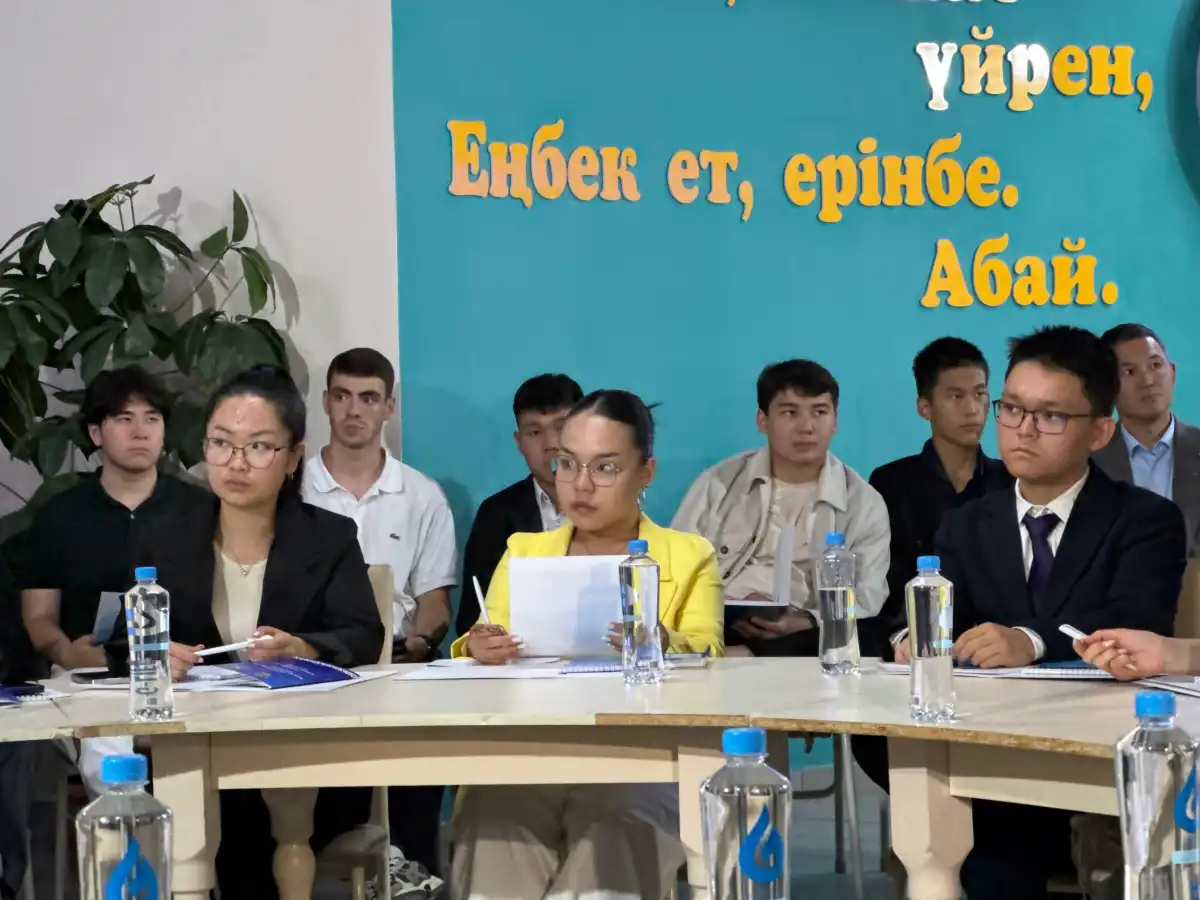 В столице прошёл открытый диалог с молодёжью на тему лидерства