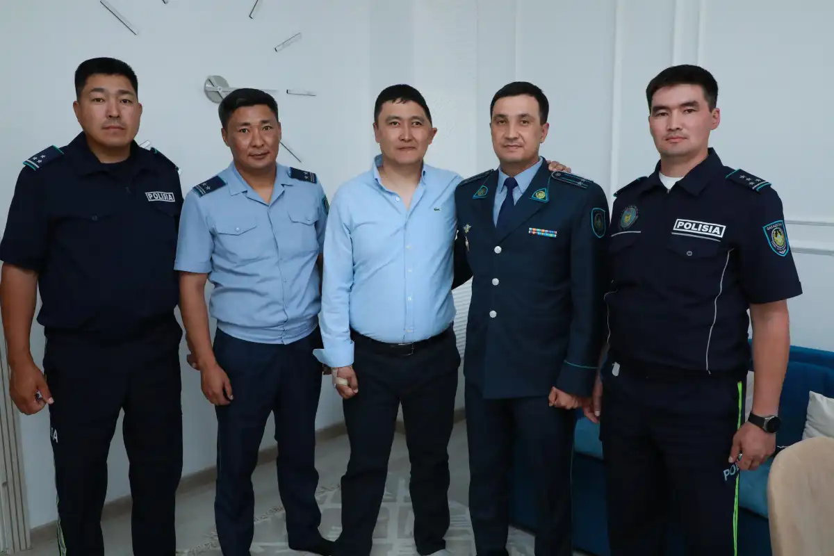 В Астане наградили героя-полицейского Архата Ракишева