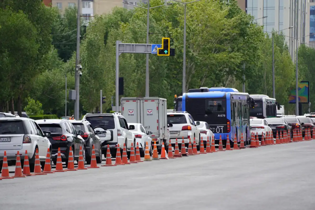 Частично ограничат движение на участке улицы Айтматова в Астане