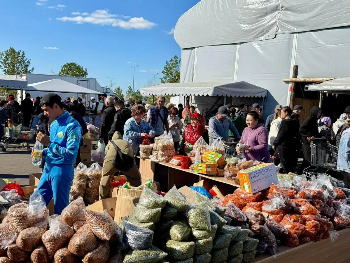 В Астане проходит сельхозярмарка продукции Актюбинской области