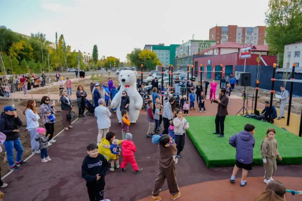 Новую аллею в знак благодарности трудовым династиям открыли в Астане
