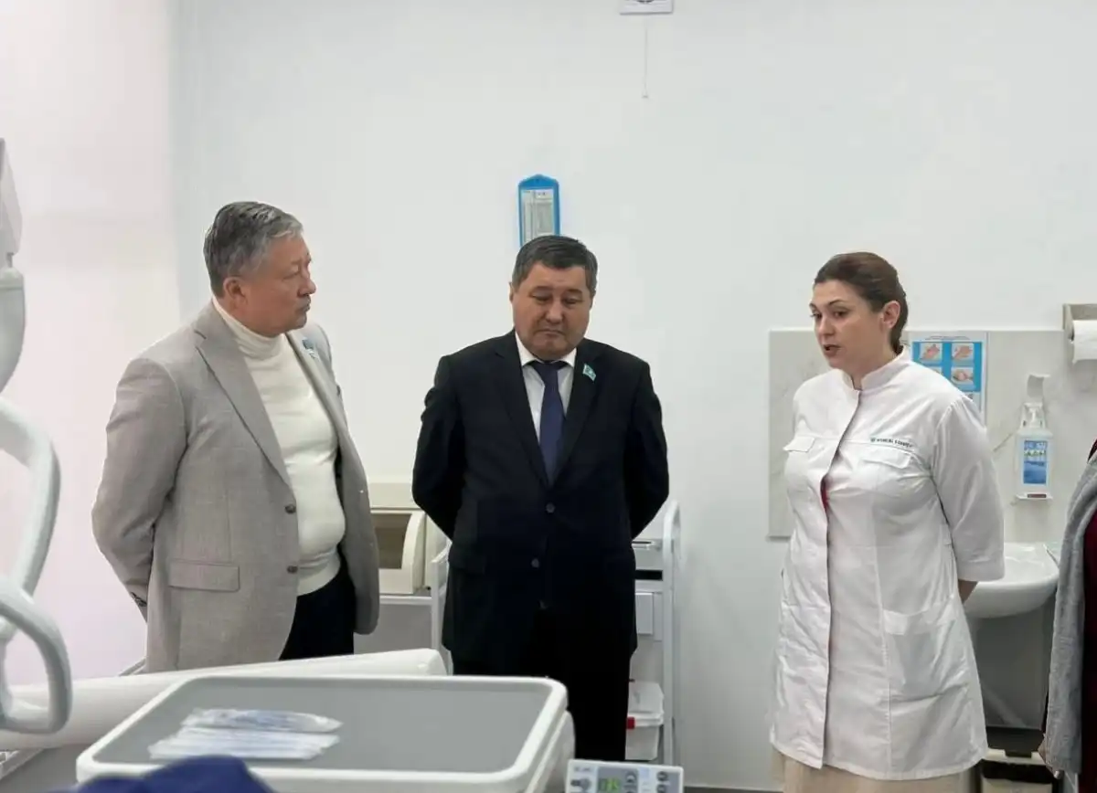 Депутаты маслихата Астаны проверили работу стоматологических кабинетов в школах столицы