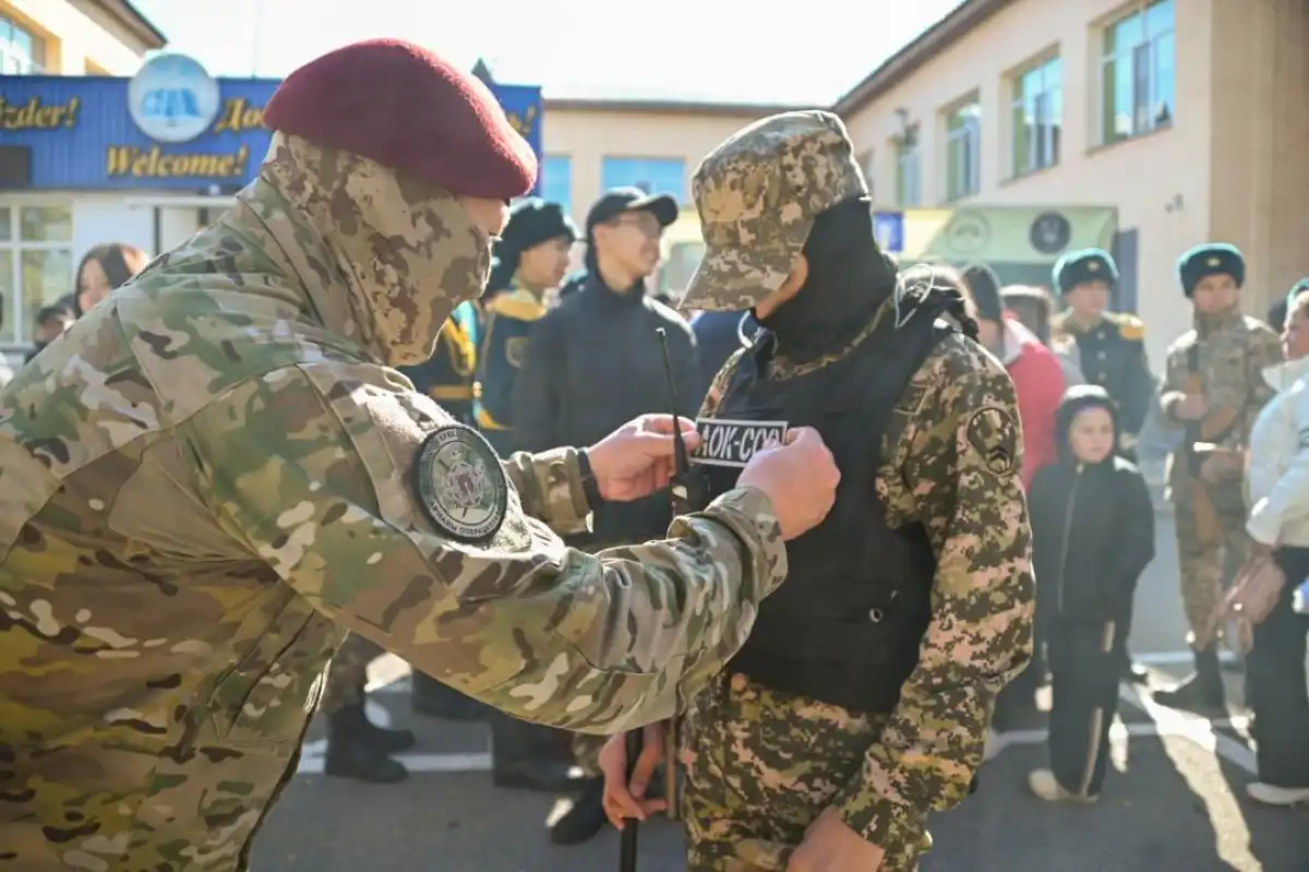 Столичные школьники вступили в ряды движения «Жас сарбаз»