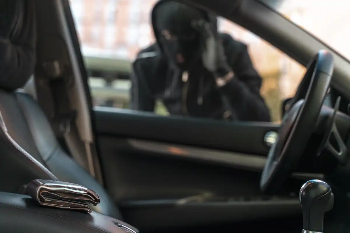 Полицейские за сутки раскрыли два угона автомобилей в Акмолинской области