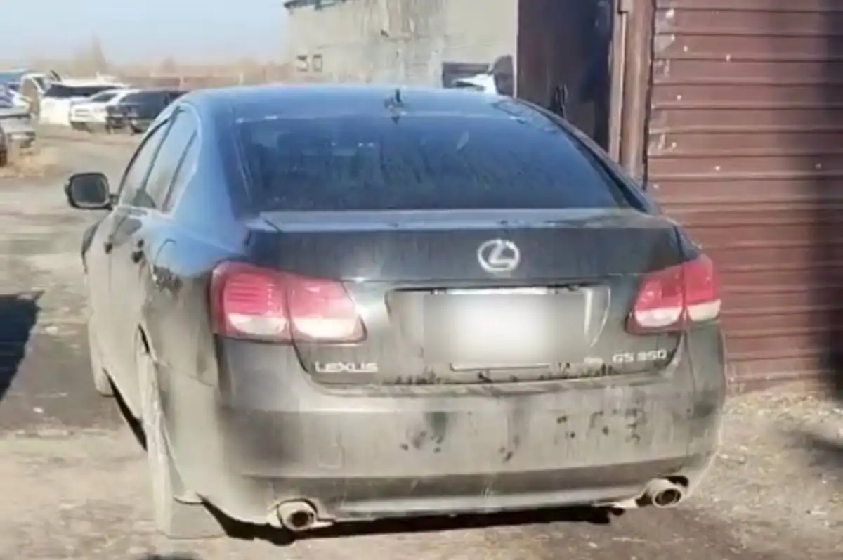 8 лет бегал от банка водитель Lexus в Семее