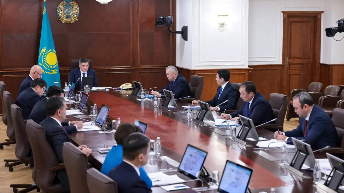 Развитие аэрохабов на базе аэропортов Астаны и Алматы обсудили в Правительстве