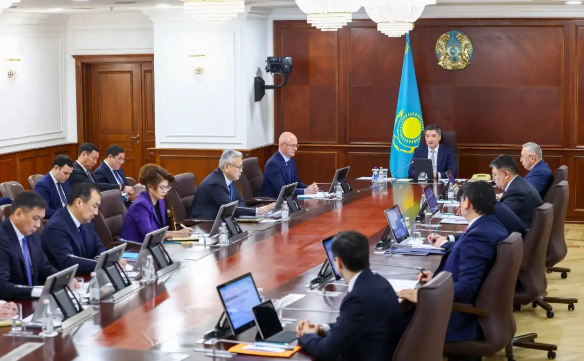 Бектенов поручил ускорить цифровизацию процессов в пунктах пропуска