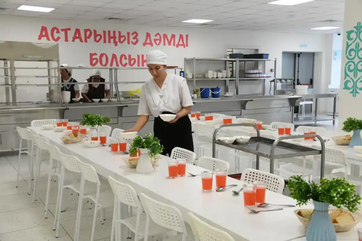 Риск для 4 млн детей: в Казахстане предложили пересмотреть стоимость школьного питания