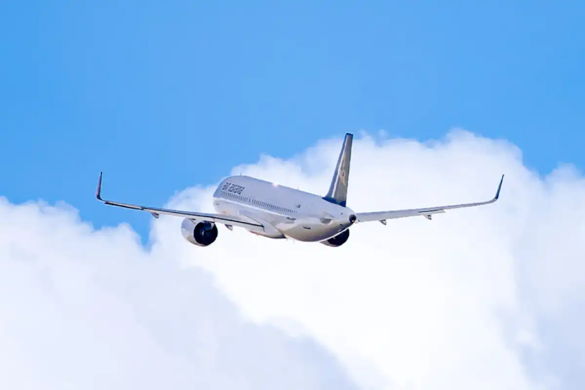 В Air Astana прокомментировали инцидент с сигналом бедствия