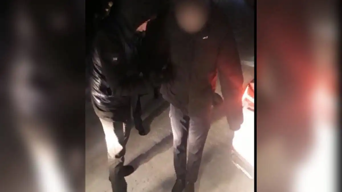 245 пакетов «синтетики»: полиция задержала столичного «складмена»