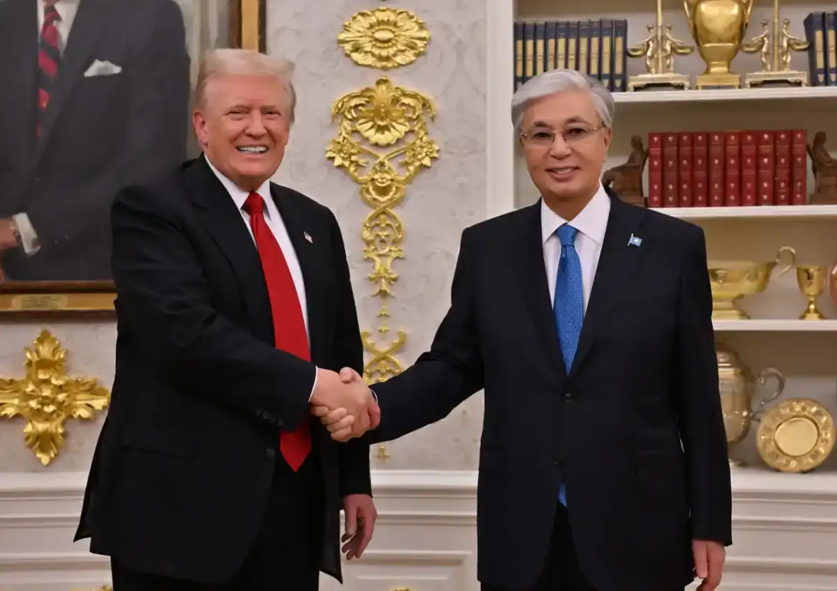 Ключ от Белого дома: Трамп передал подарки Токаеву (ФОТО)