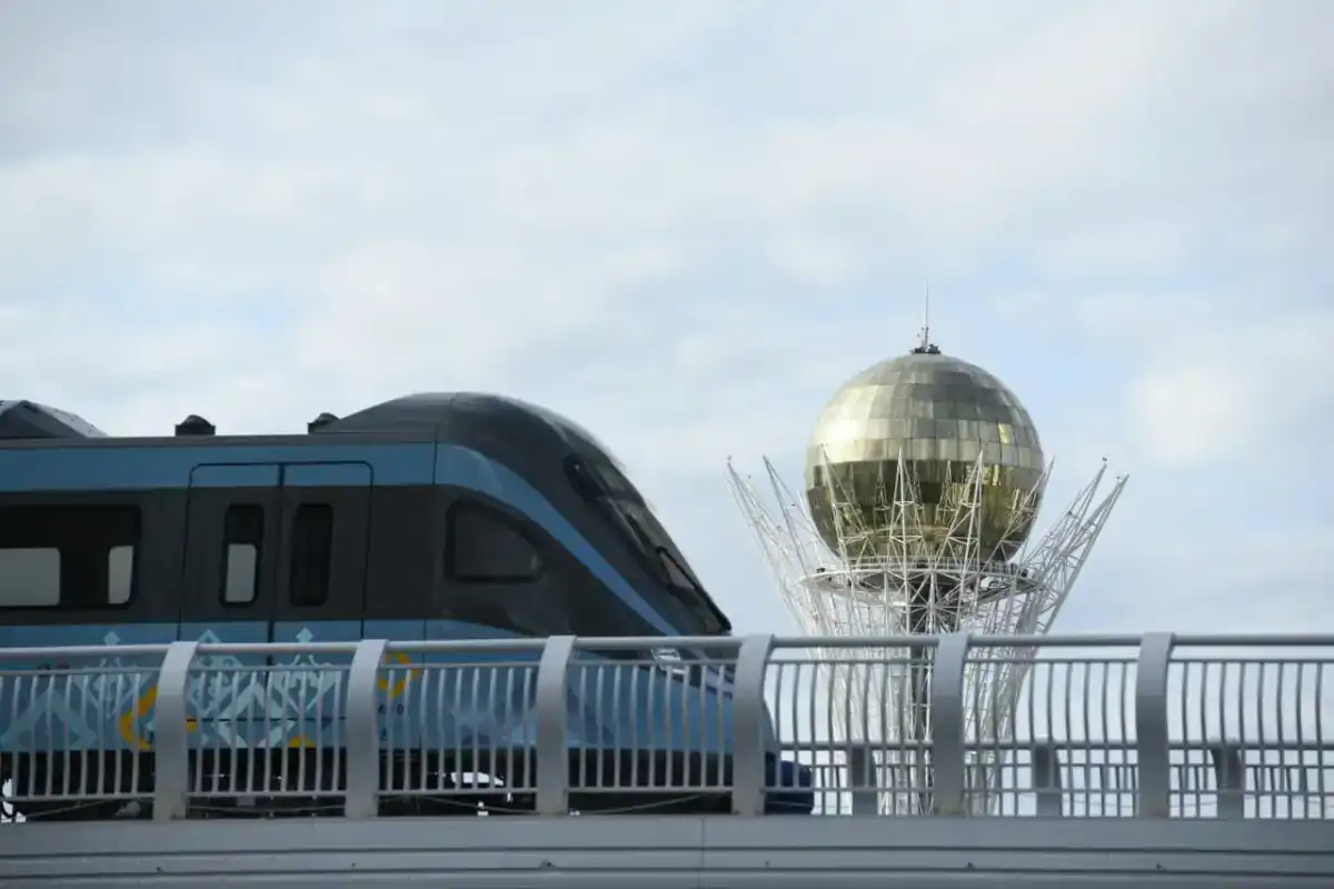 Токаев поддержал планы по расширению сети LRT