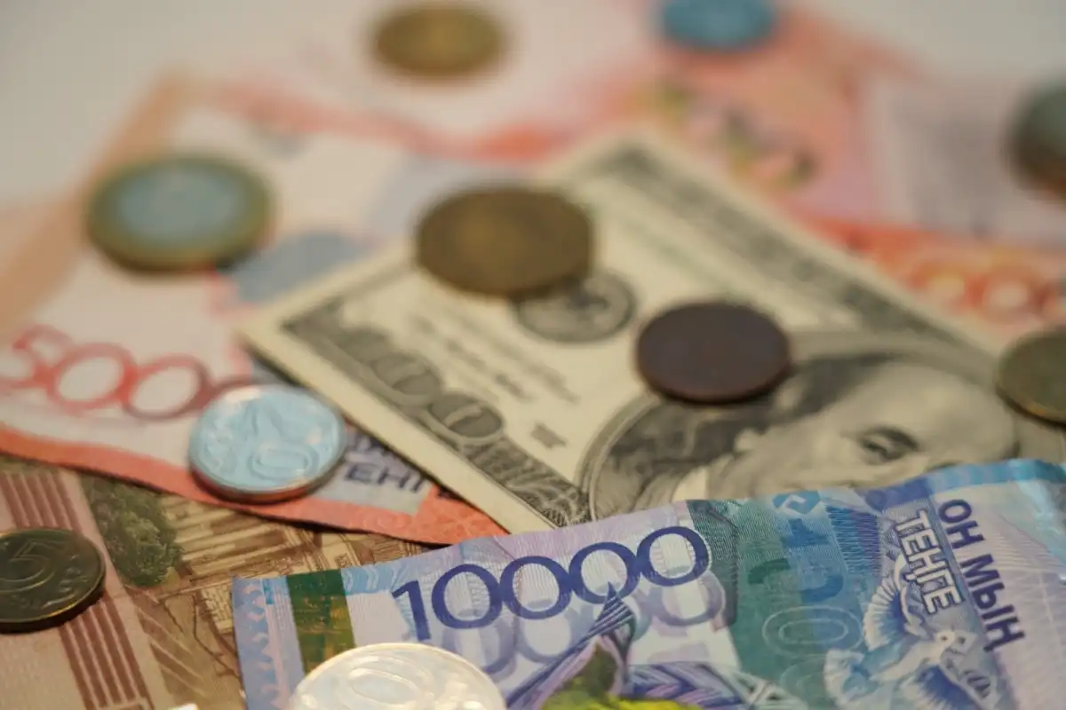 Курс валют в обменниках Астаны на 15 января