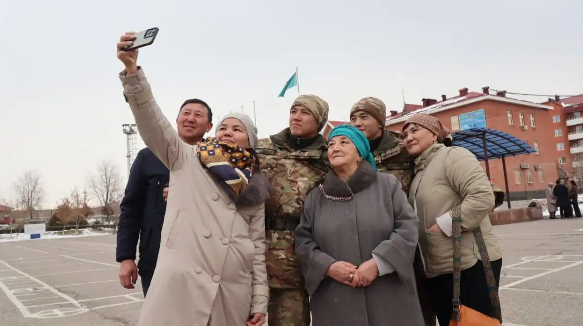 Более 4  тысяч родственников солдат посетили воинские части в День открытых дверей