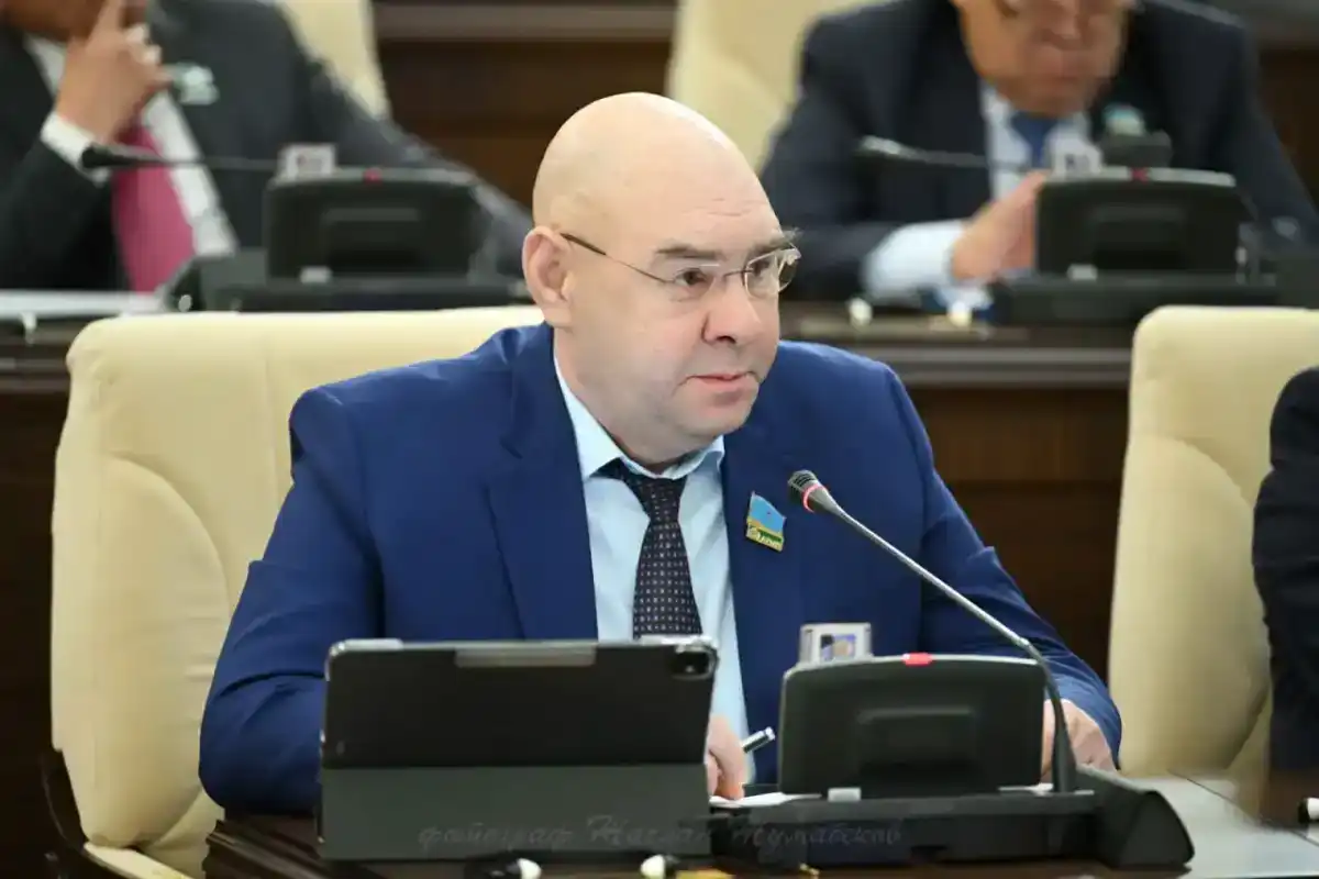Новая Конституция – это не просто юридический документ, а социальный контракт – Арсютин