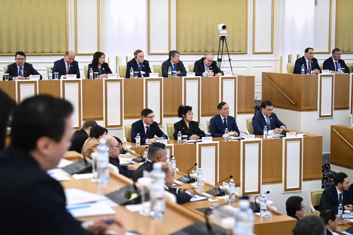 Большинство опрошенных казахстанцев поддержали Конституционную реформу – директор КИСИ