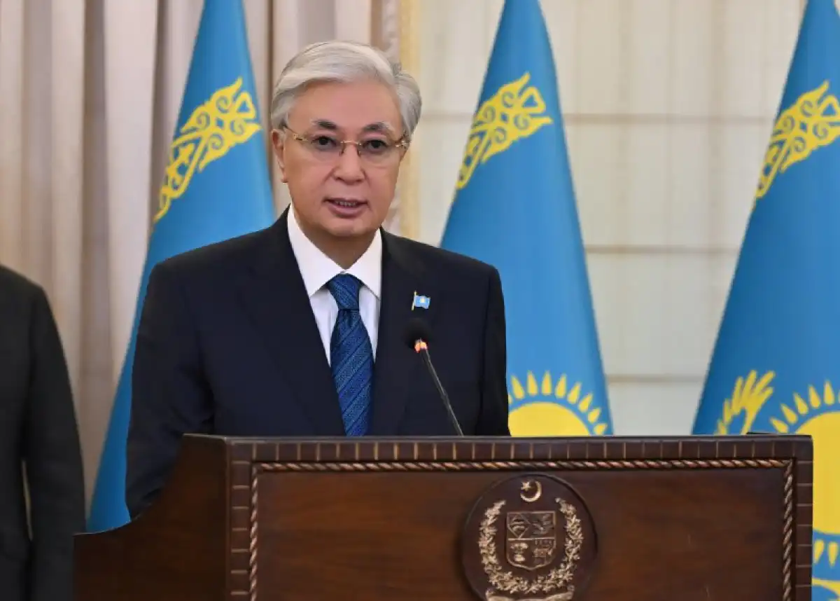 Президент выступил перед СМИ после переговоров с Премьером Пакистана