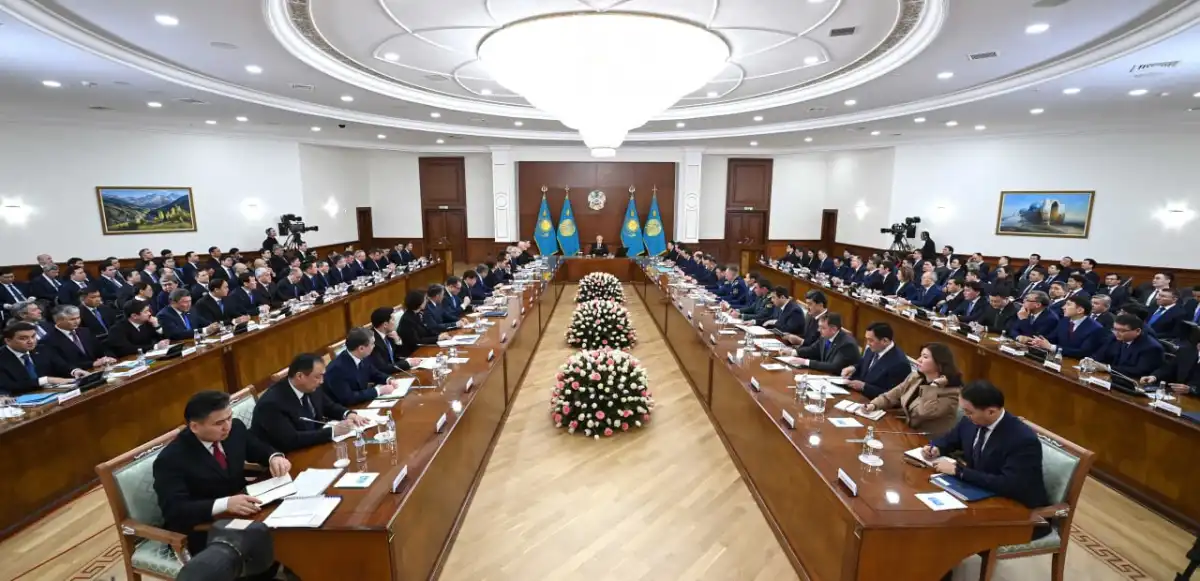 Президент: Новая Конституция закрепляет приоритет прав человека, науки и культуры