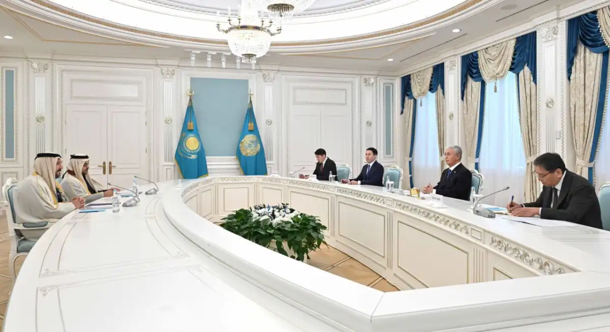 Глава государства провел встречу с руководителями Power International Holding