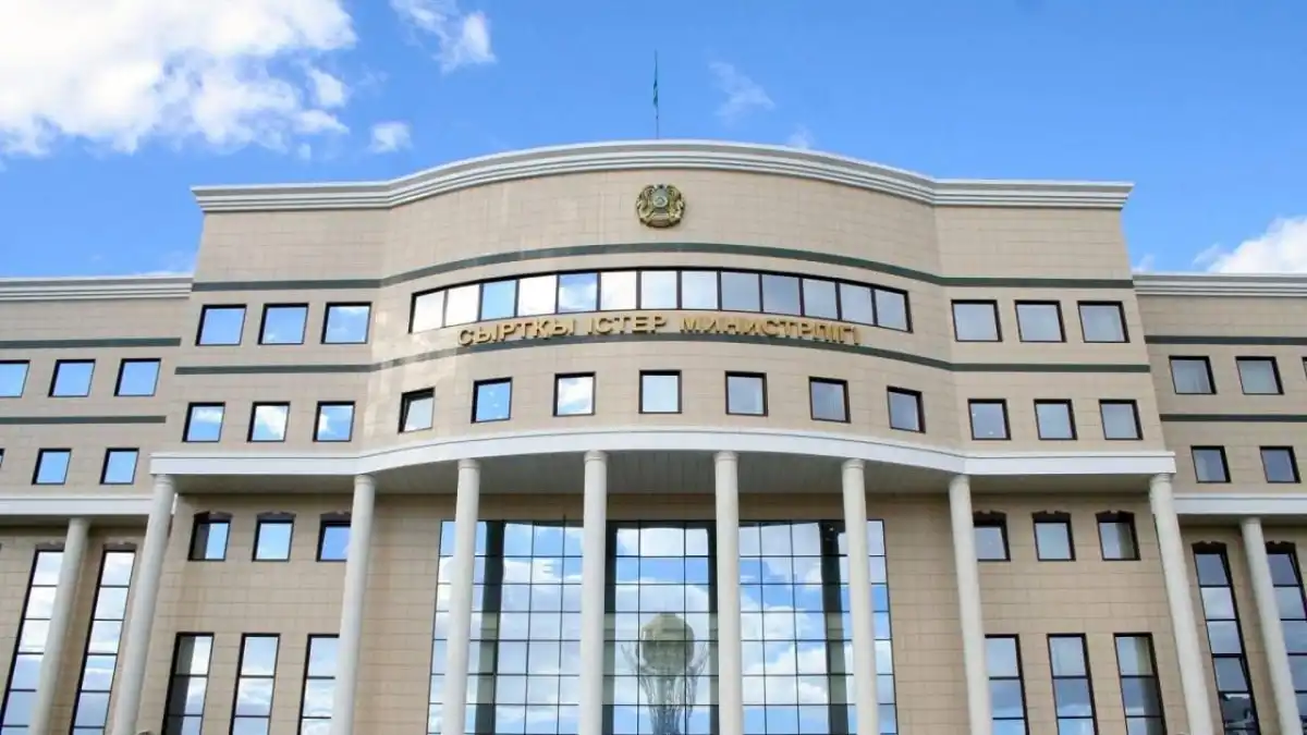 Прорабатываются маршруты по возможному вывозу казахстанцев из зон эскалации – МИД