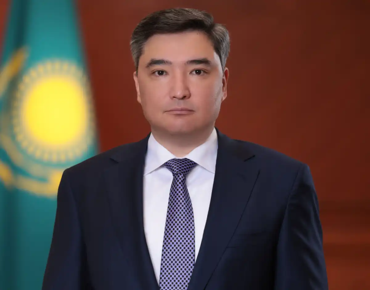 Бектенов поздравил казахстанцев с принятием новой Конституции