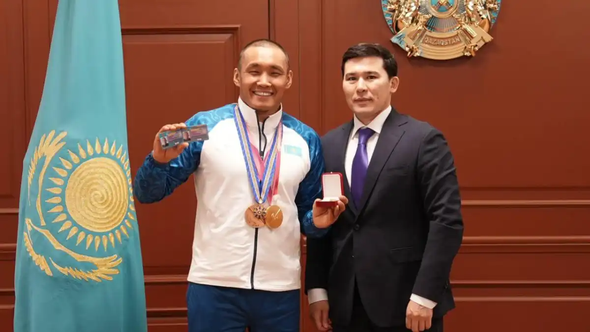 Ербол Хамитов получил звание заслуженного мастера спорта