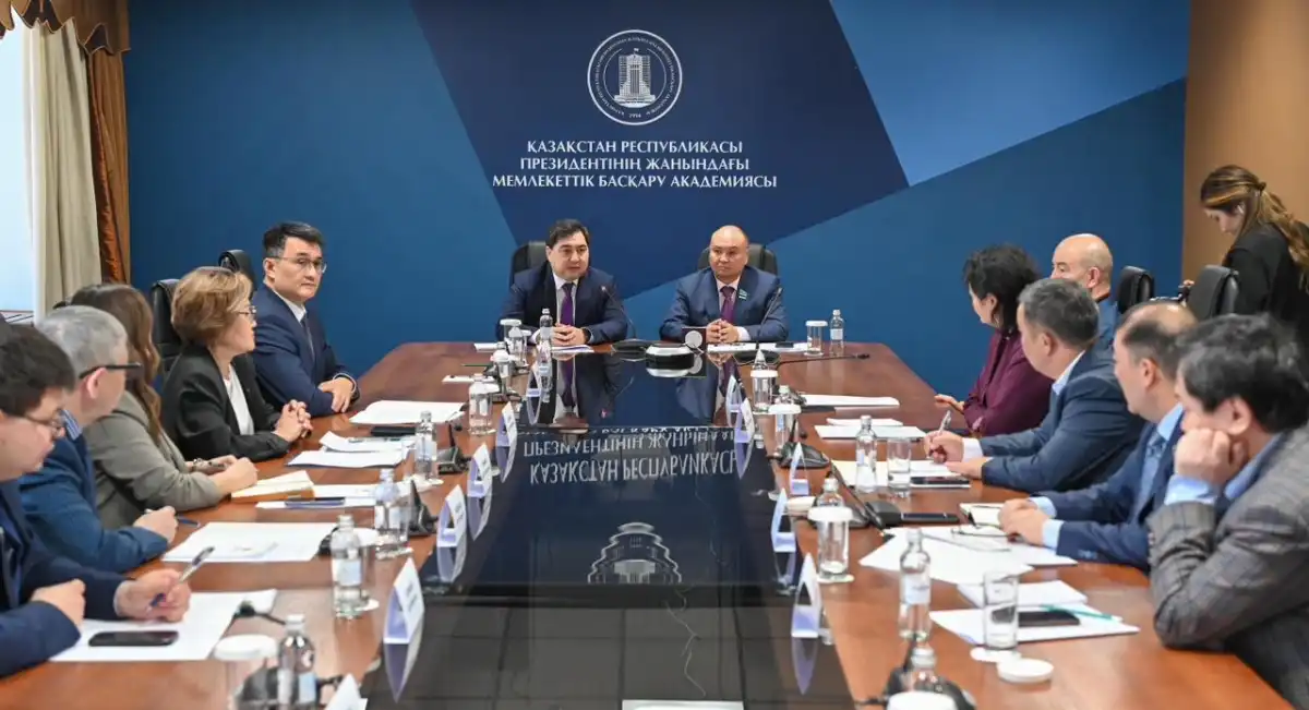 Новый состав Общественного совета при Агентстве по делам государственной службы провел первое заседание