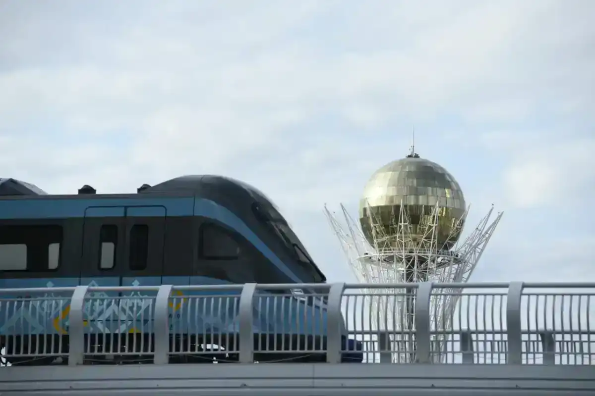 В Астане стартовали масштабные испытания LRT с участием 19 поездов