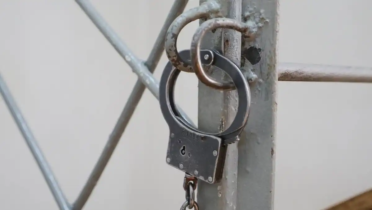 ОПГ торговцев людьми навешивала автокредиты на бездомных в Алматы и Шымкенте