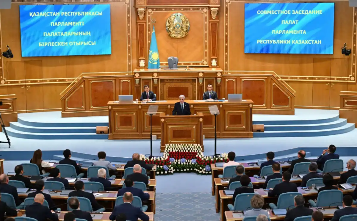 Казахстан продолжит курс на создание полностью цифрового государства — Глава Государства