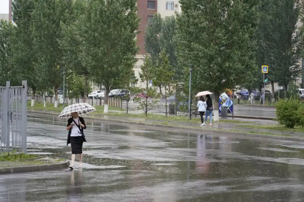 Дождь с грозой ожидаются в Астане сегодня