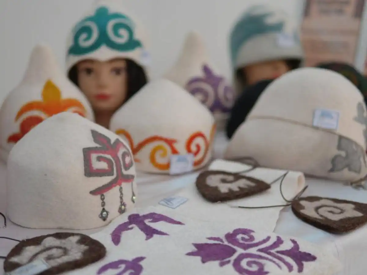 Продукцию на 3,8 млн тенге реализовали креаторы ВКО в рамках проекта Creative Aimaq