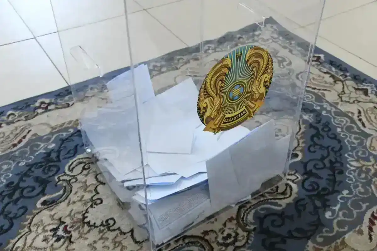 В Астане граждане с ограниченными возможностями голосуют на дому