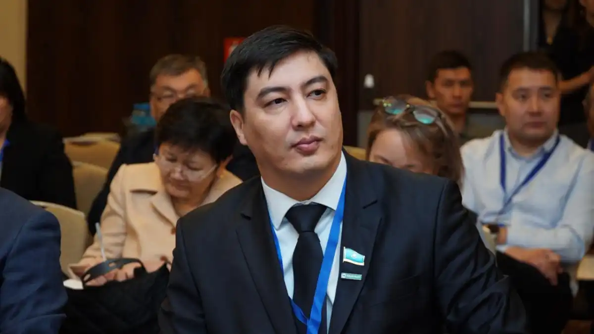 Ерлан Абдиев поддержал инициативы Токаева по защите и поддержке детей с особыми потребностями