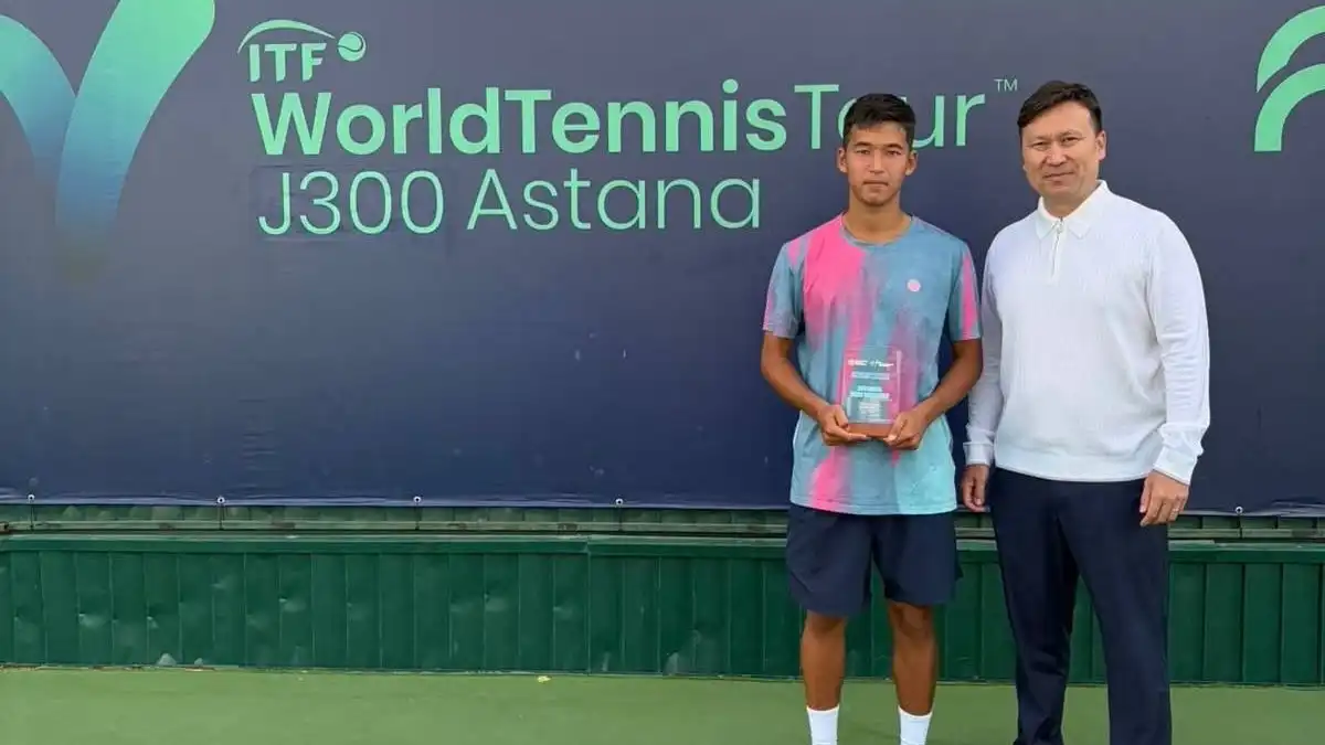 Ахмади Маханов стал чемпионом юниорского турнира J300 в Астане