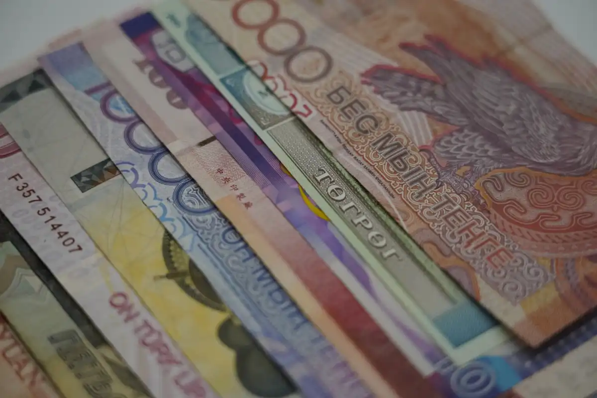Курс валют в обменниках Астаны на 4 октября