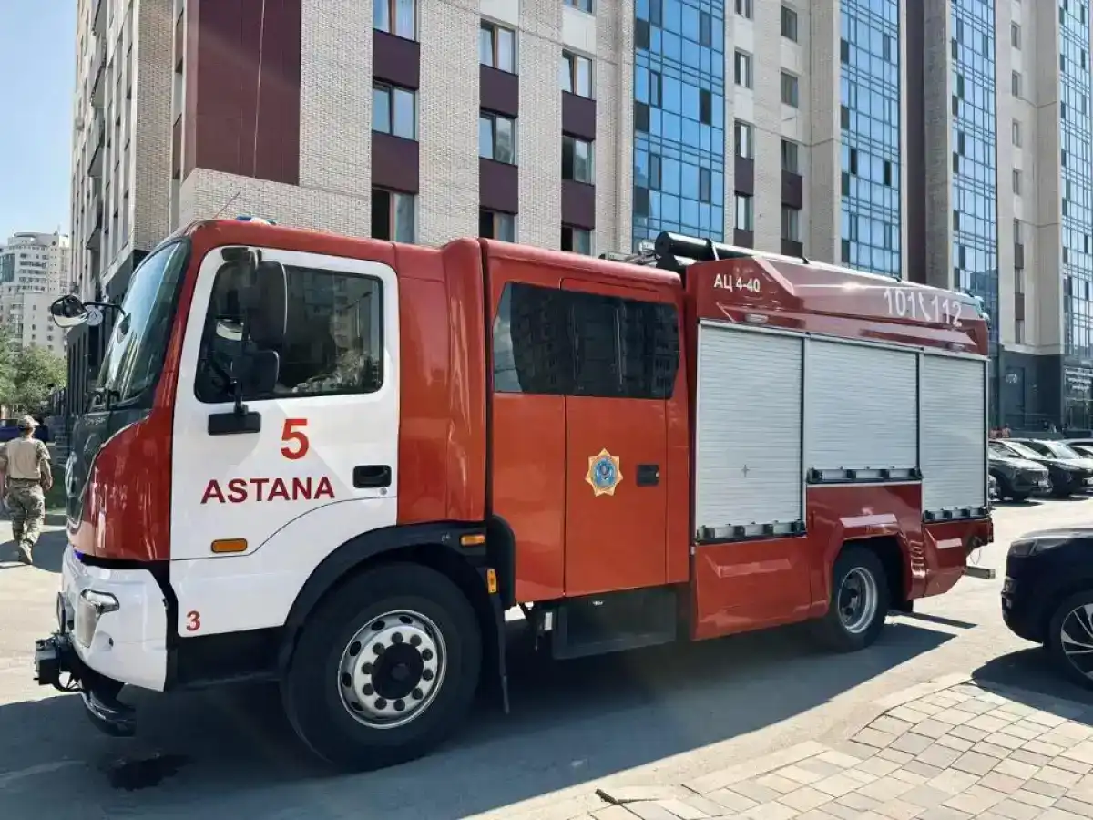 Пожар произошел в девятиэтажном жилом доме в Астане