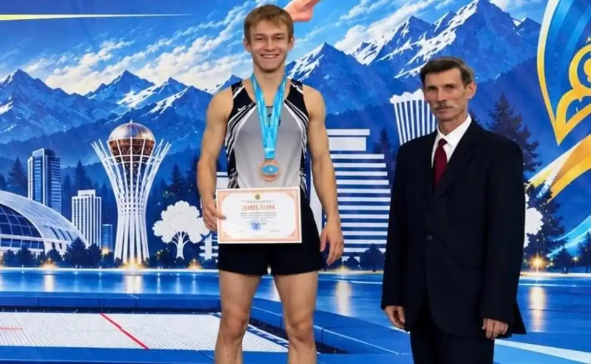 Карагандинец завоевал «бронзу» чемпионата Казахстана по прыжкам на батуте