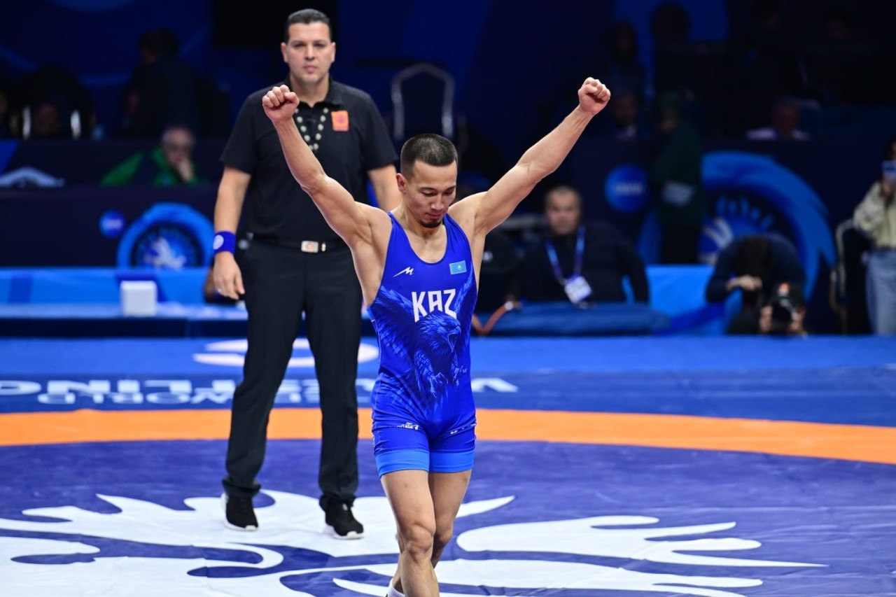 Два казахстанских борца завоевали бронзу чемпионата мира в Астане