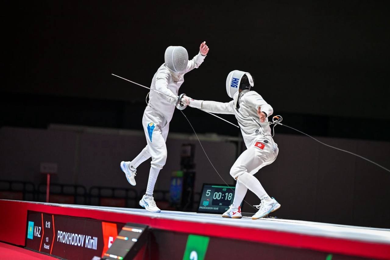 Казахстанские фехтовальщики завоевали три медали на чемпионате Азии